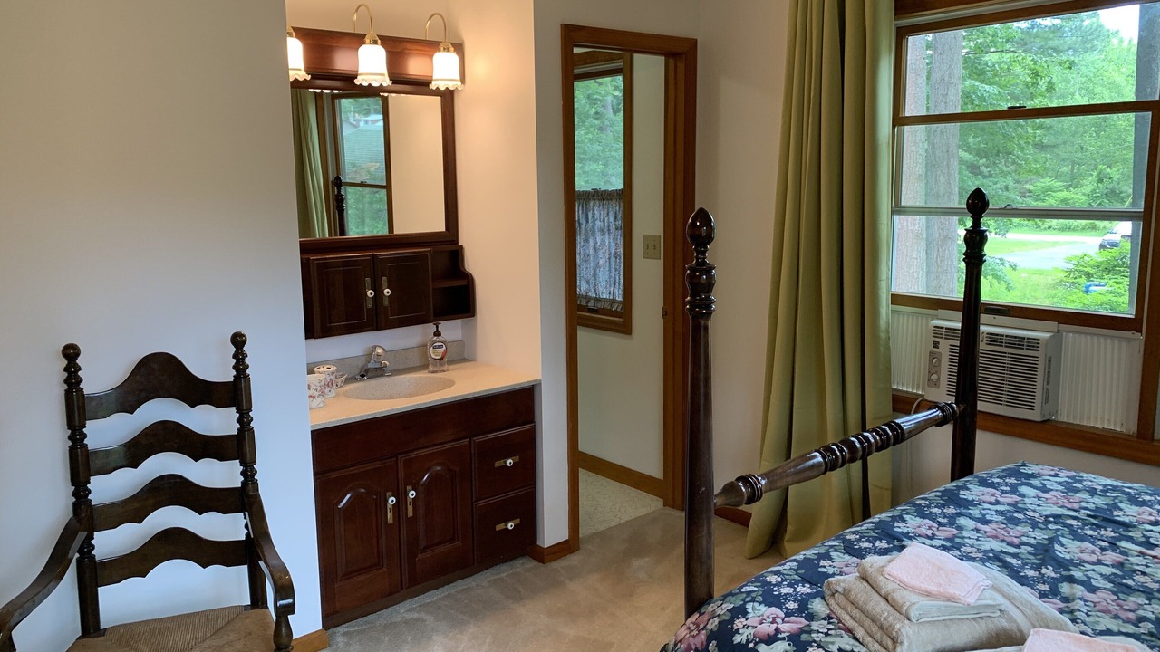 Photo of Bedroom in Lake George