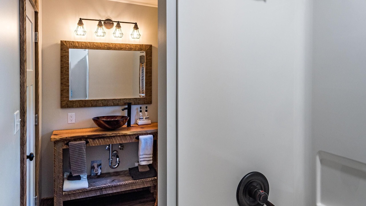 Photo of Bathroom in Helmsburg
