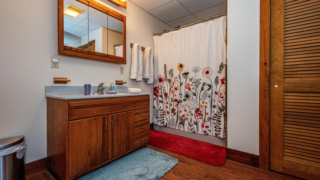 Photo of Bathroom in Helmsburg
