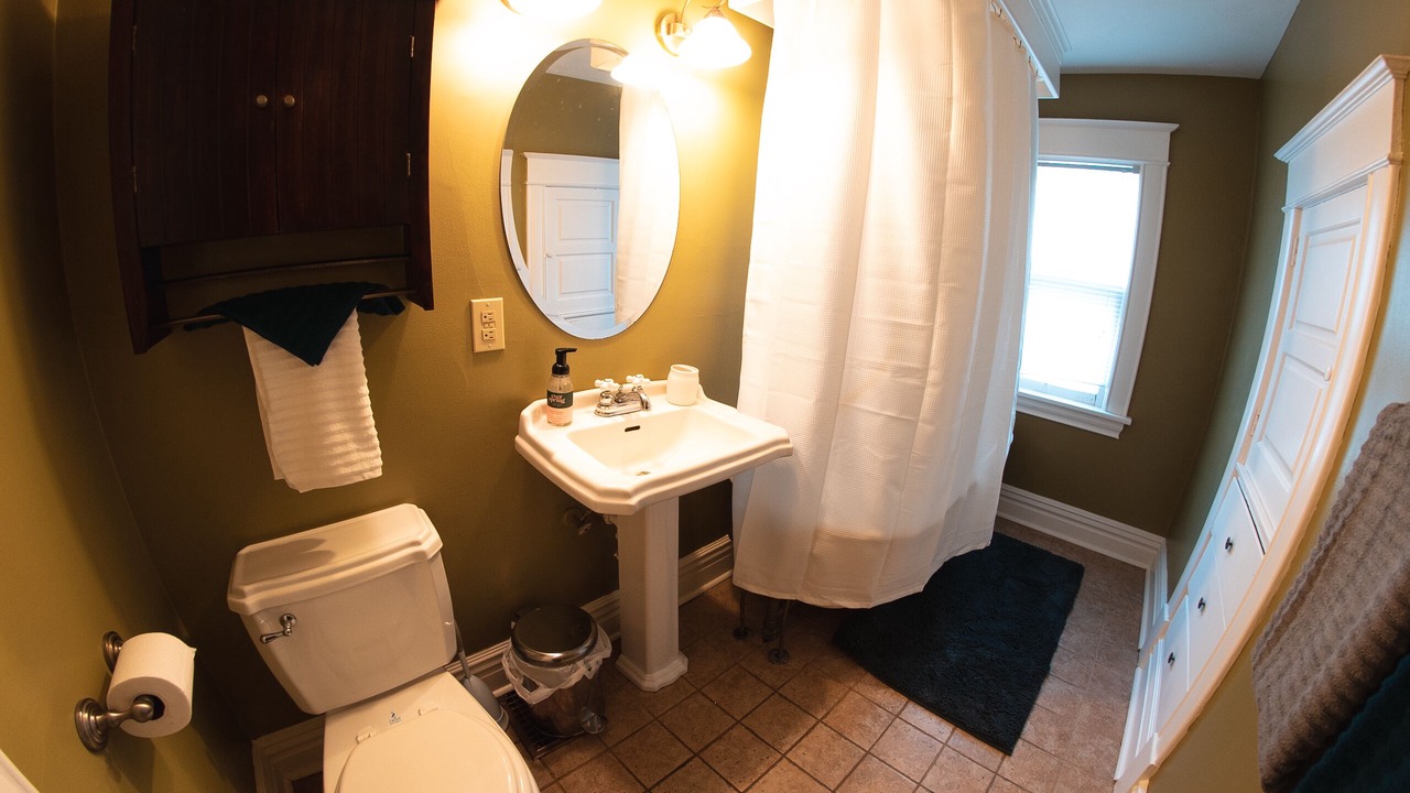Photo of Bathroom in Midway