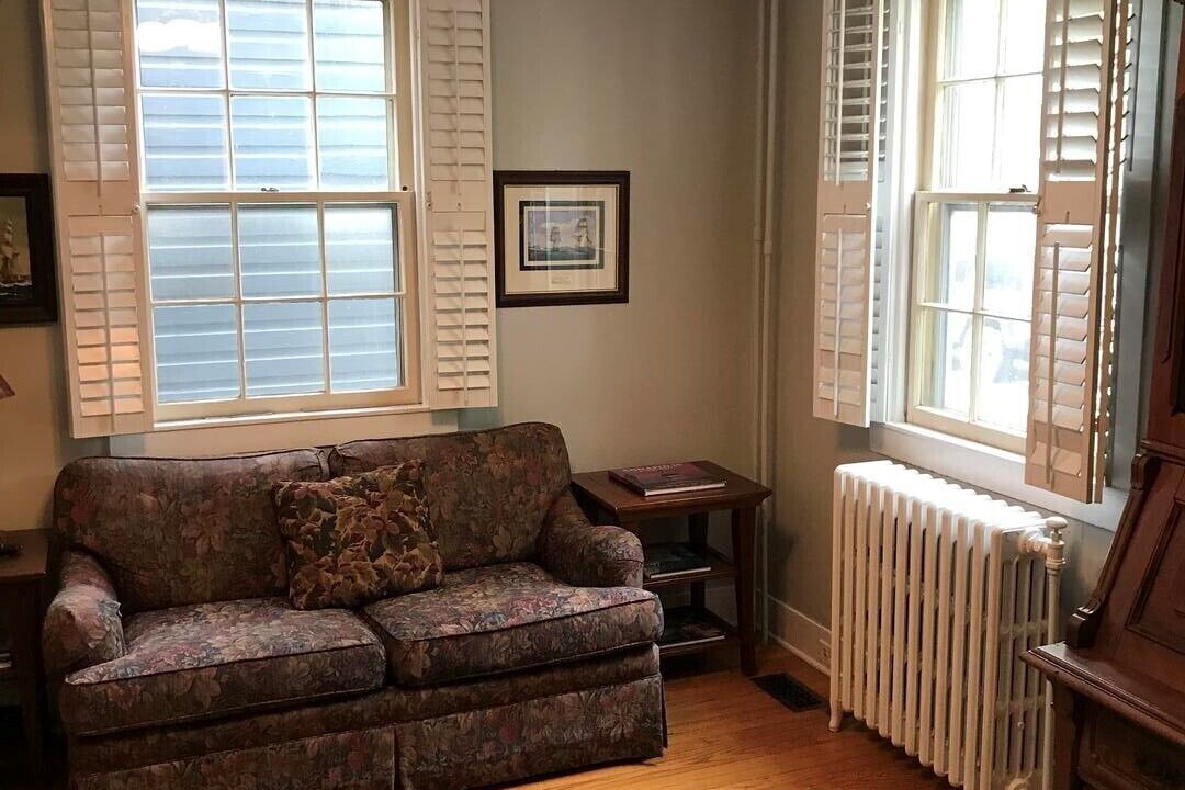 Photo of Livingroom in Historic District
