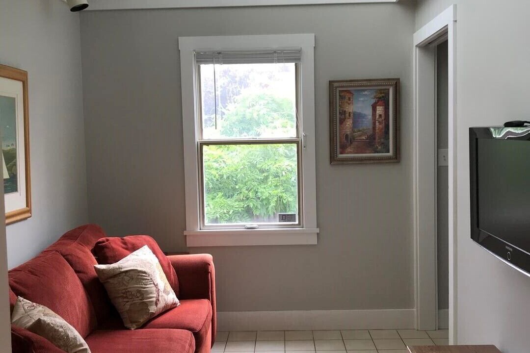 Photo of Livingroom in Historic District