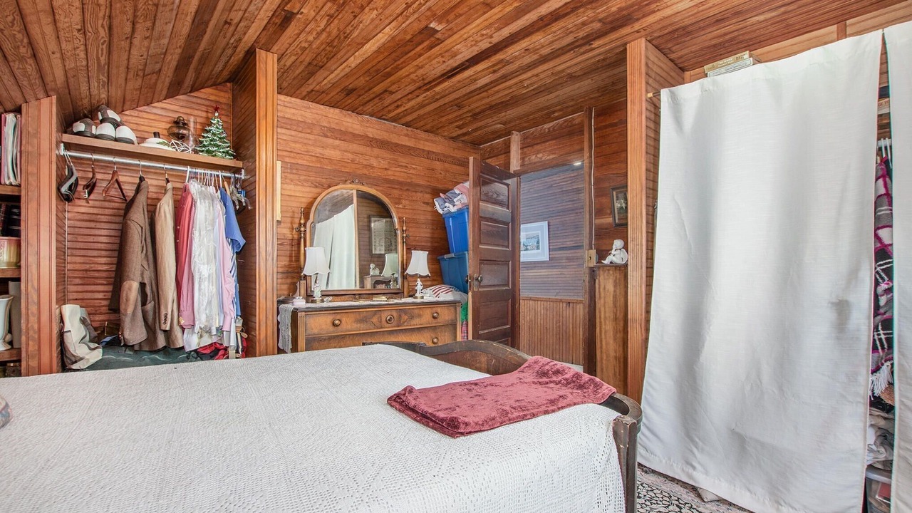 Photo of Bedroom in Ottawa Beach