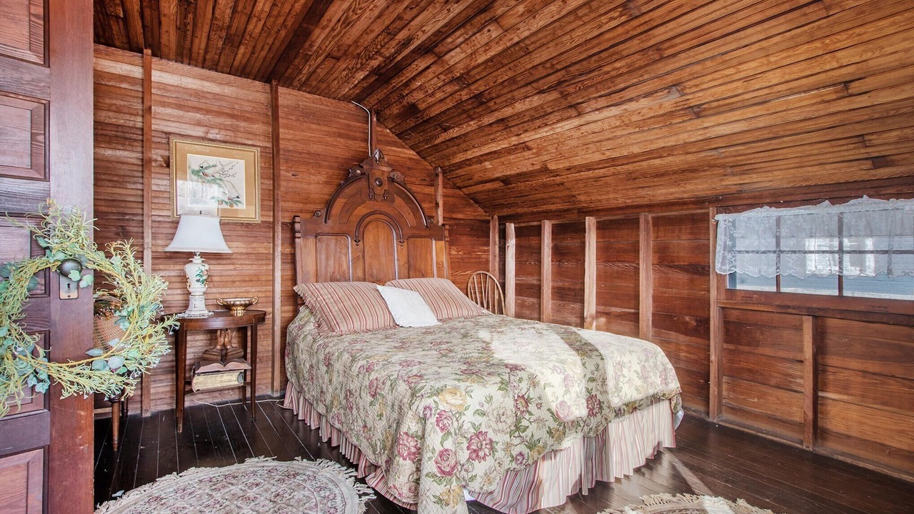 Photo of Bedroom in Ottawa Beach