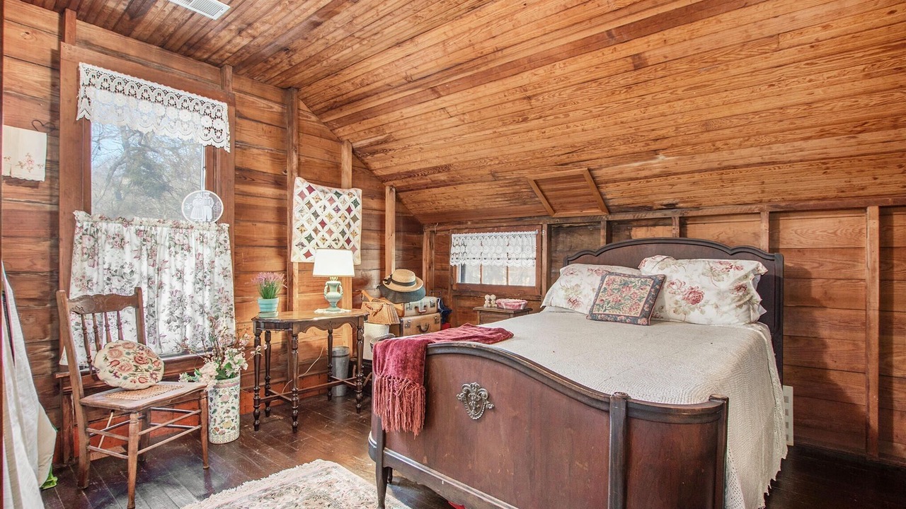 Photo of Bedroom in Ottawa Beach
