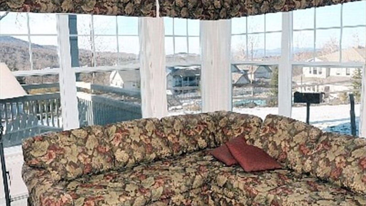 Photo of Livingroom in Jeffersonville