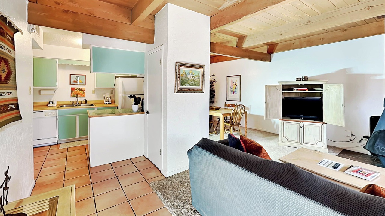 Photo of Livingroom in Northeast Santa Fe
