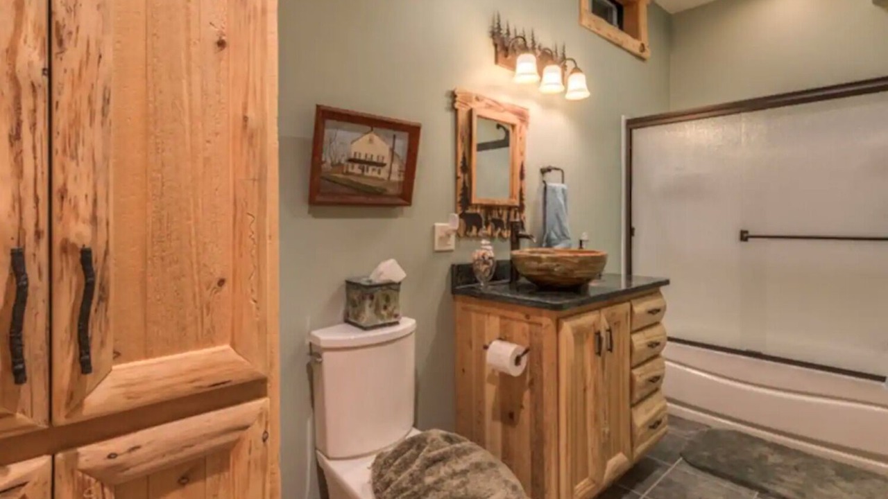Photo of Bathroom in Jay