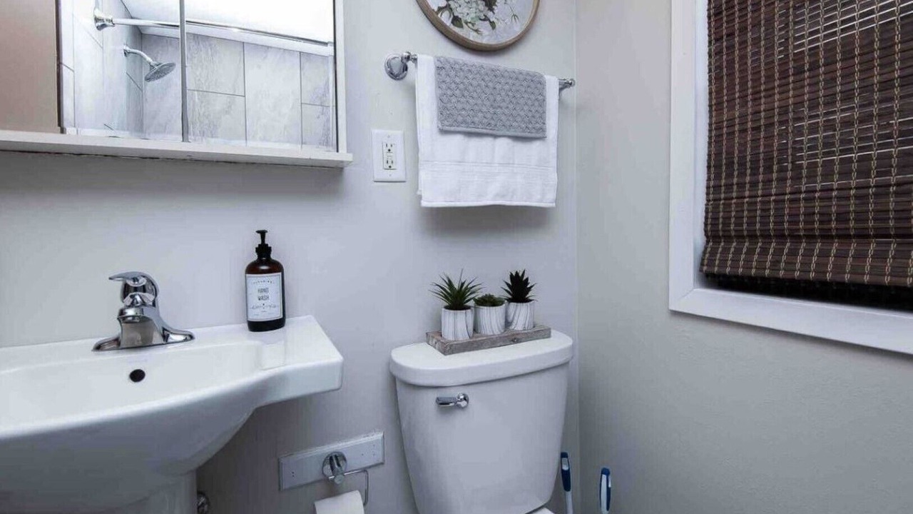 Photo of Bathroom in Kutzky Park