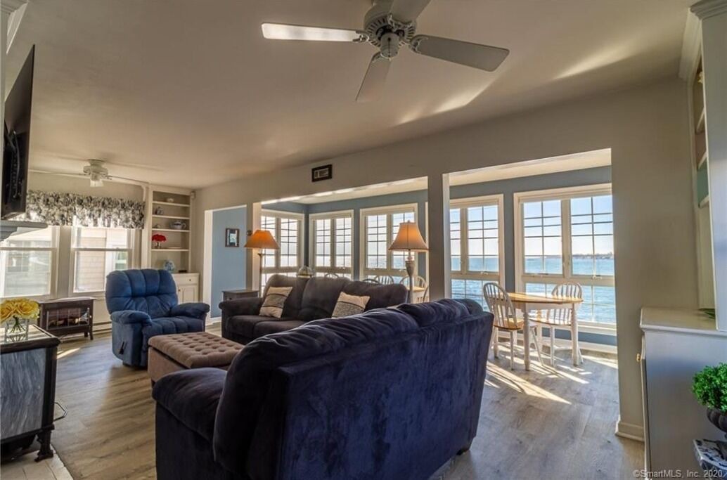 Photo of Livingroom in Niantic