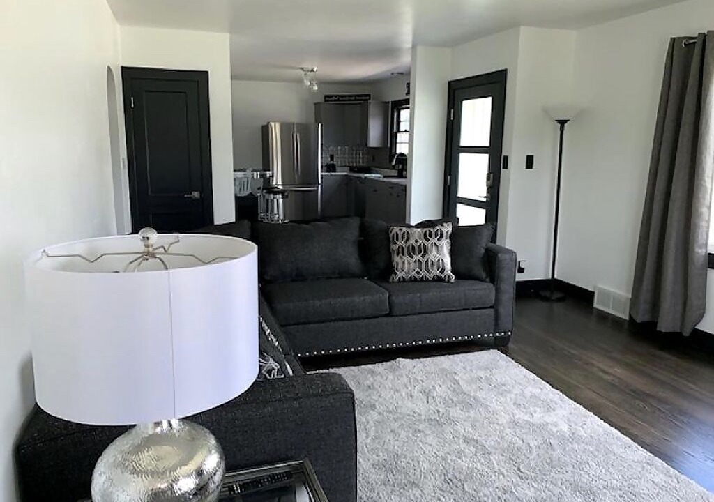 Photo of Livingroom in Ashwaubenon