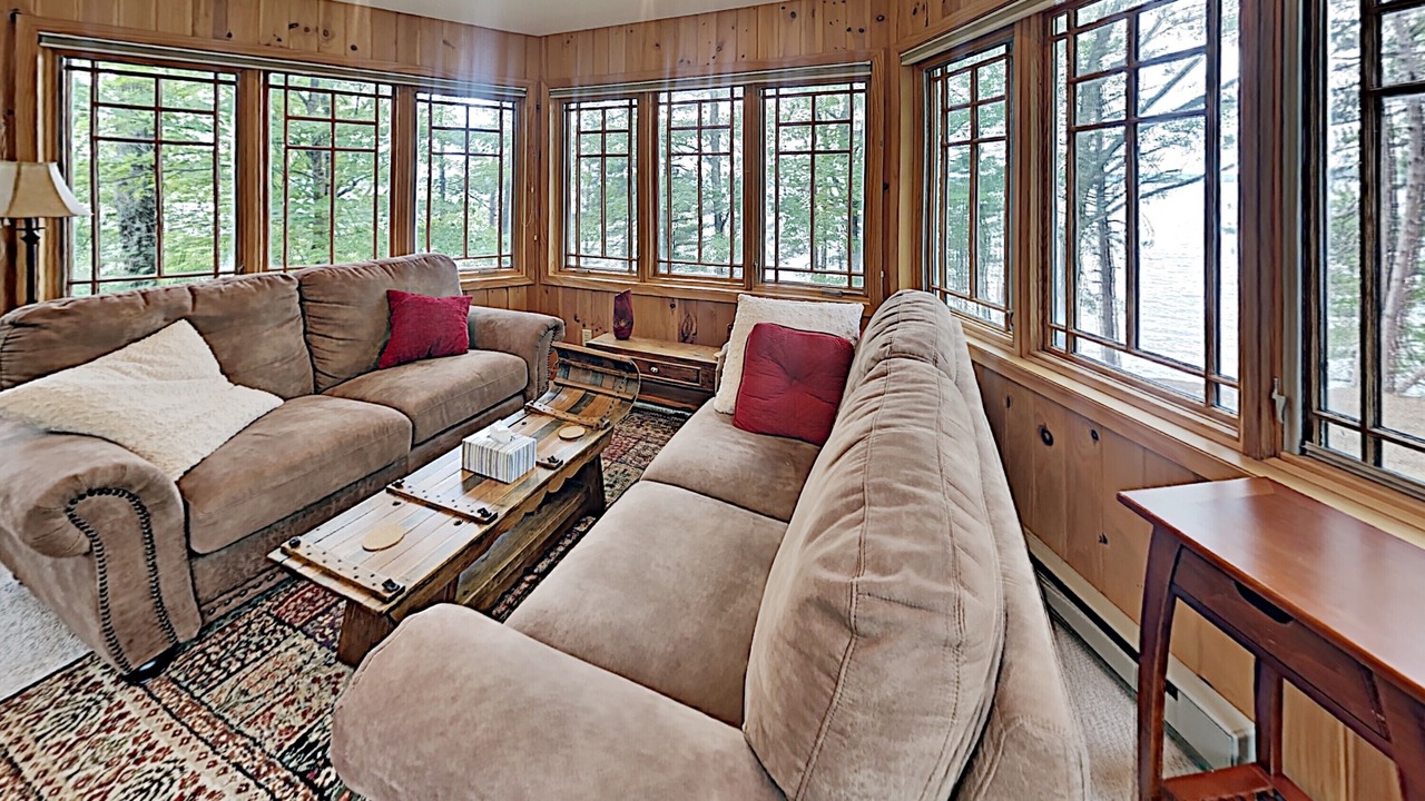 Photo of Livingroom in Hayward