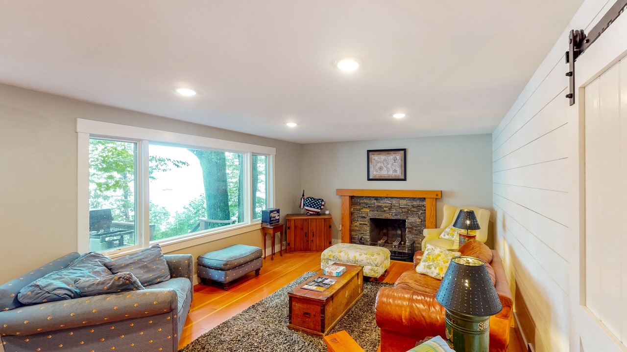 Photo of Livingroom in Malletts Bay
