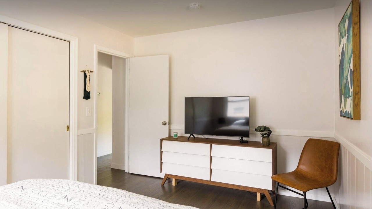 Photo of Bedroom in Columbia Heights