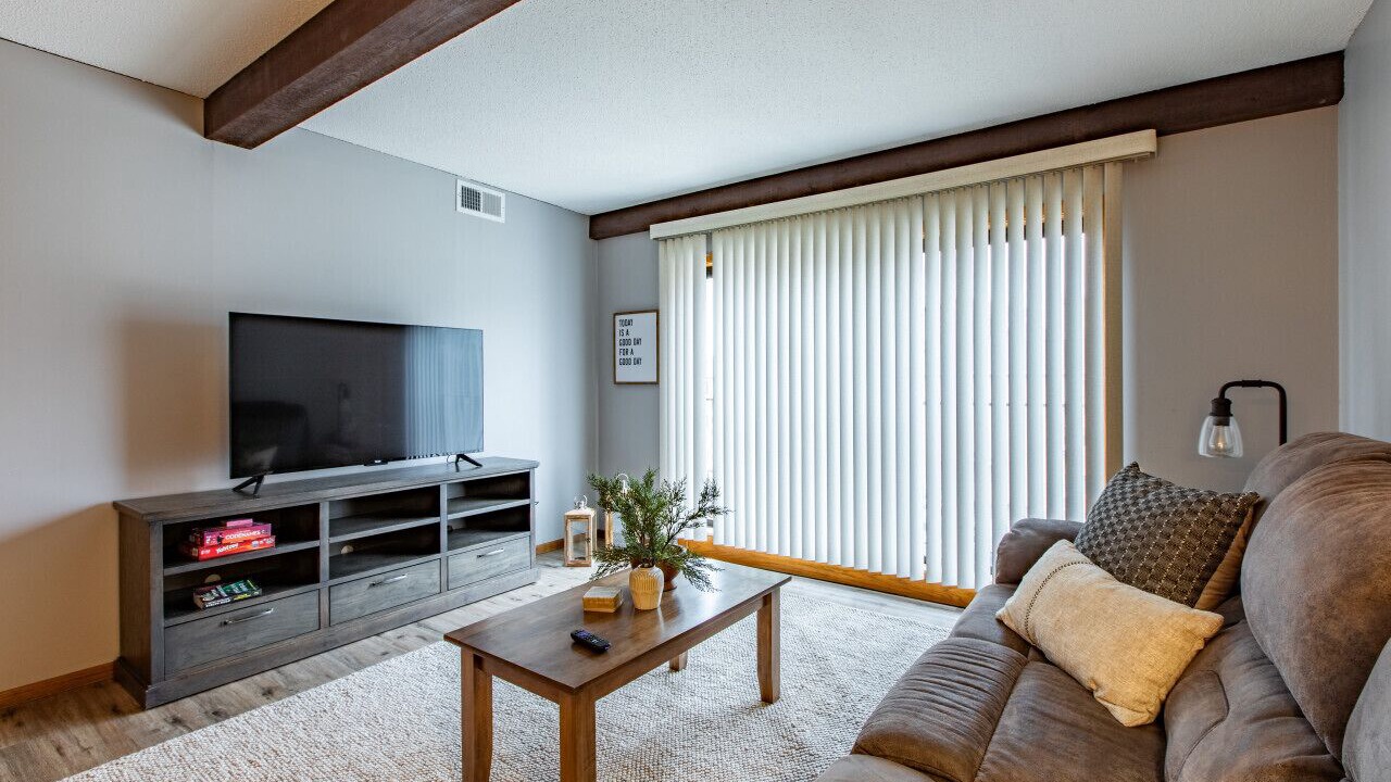 Photo of Livingroom in East Side Pioneers