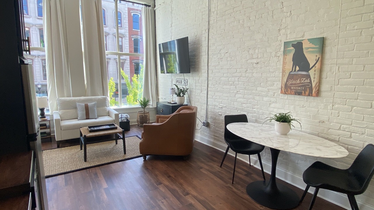 Photo of Livingroom in West Main Historic District