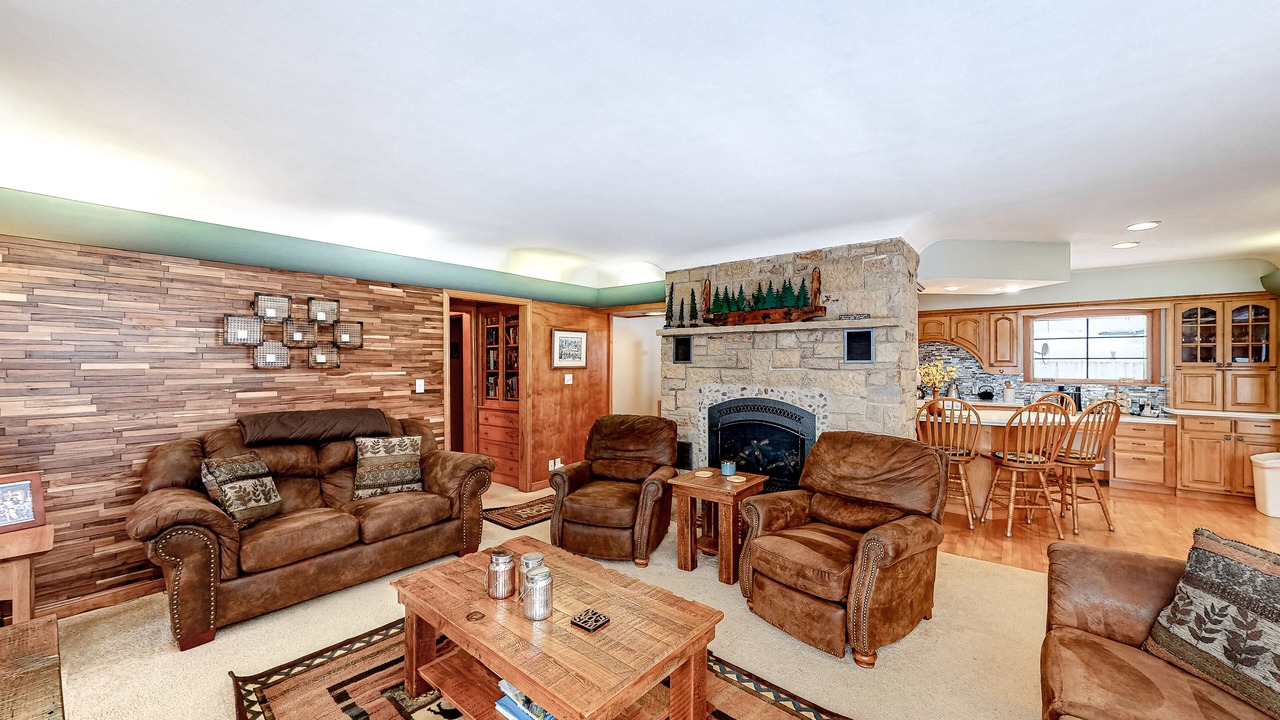 Photo of Livingroom in Phelps