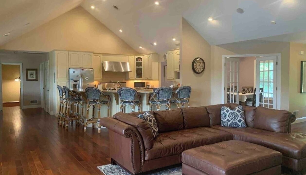 Photo of Livingroom in Meredith