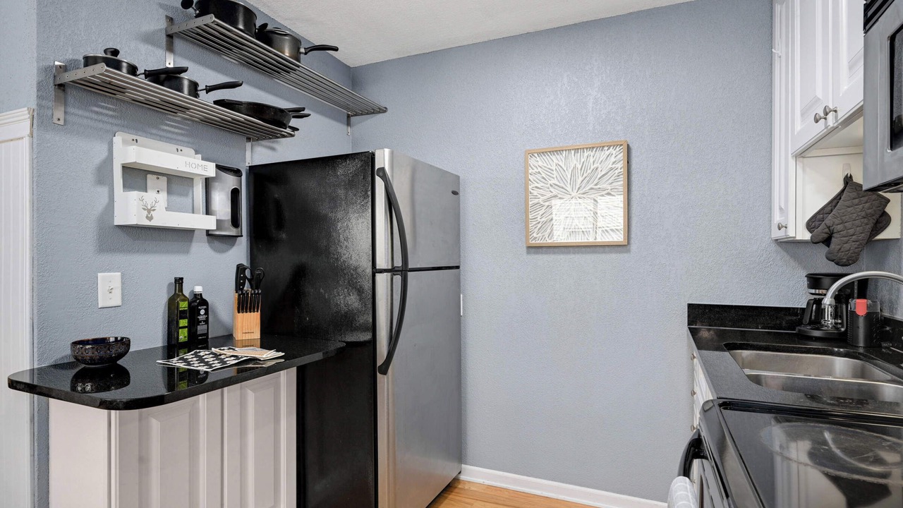 Photo of Kitchen in Lyn-Lake