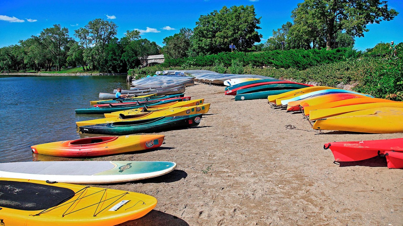 Photo of Others in Lyn-Lake