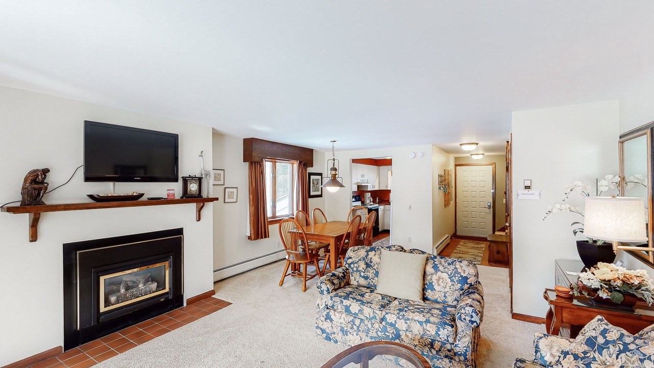 Photo of Livingroom in Stowe Area