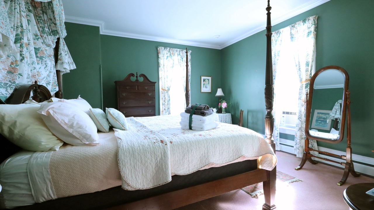 Photo of Bedroom in Wellesley Island