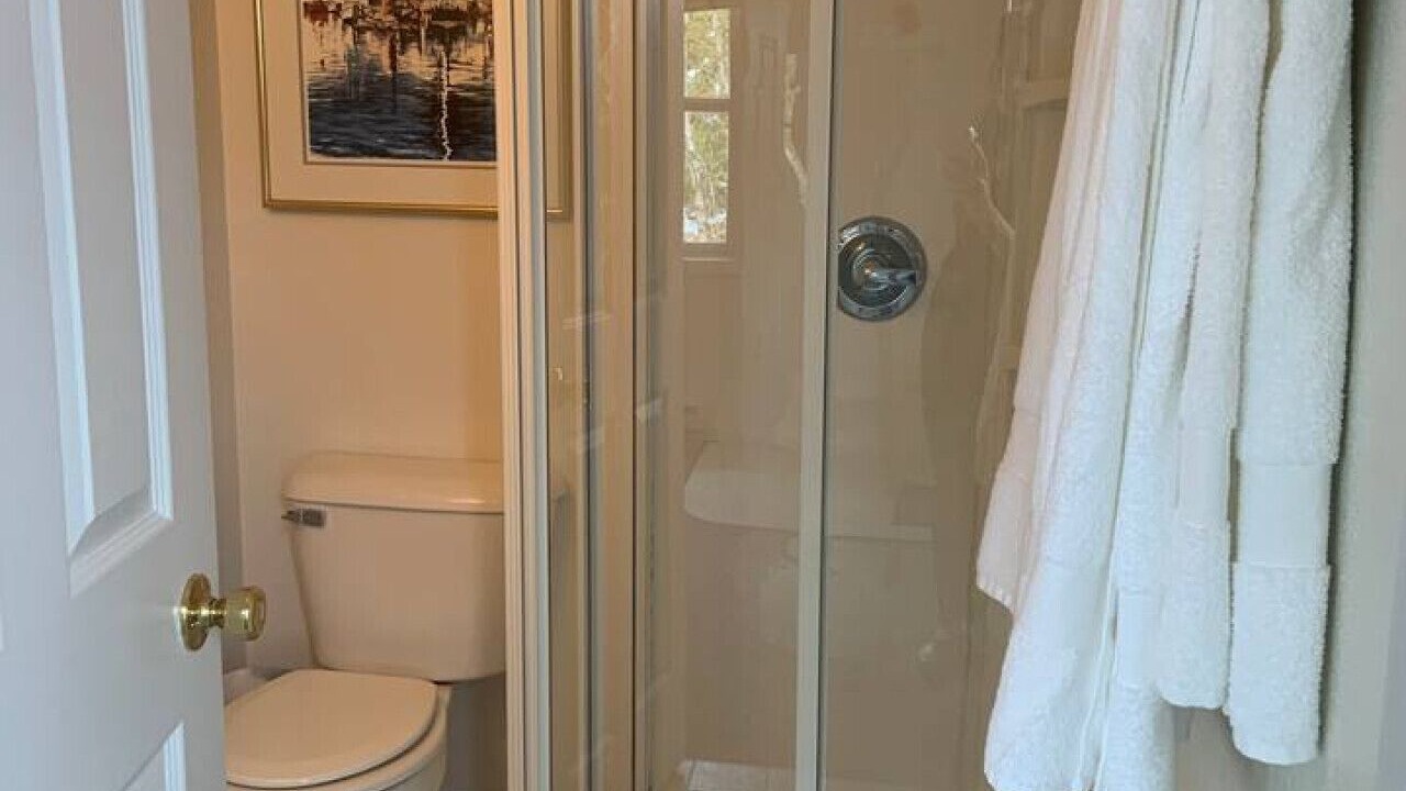 Photo of Bathroom in Red Cliff