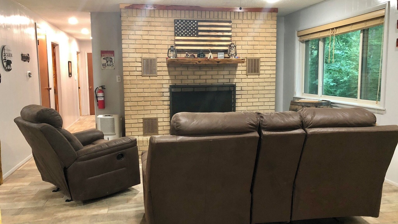 Photo of Livingroom in Board Camp