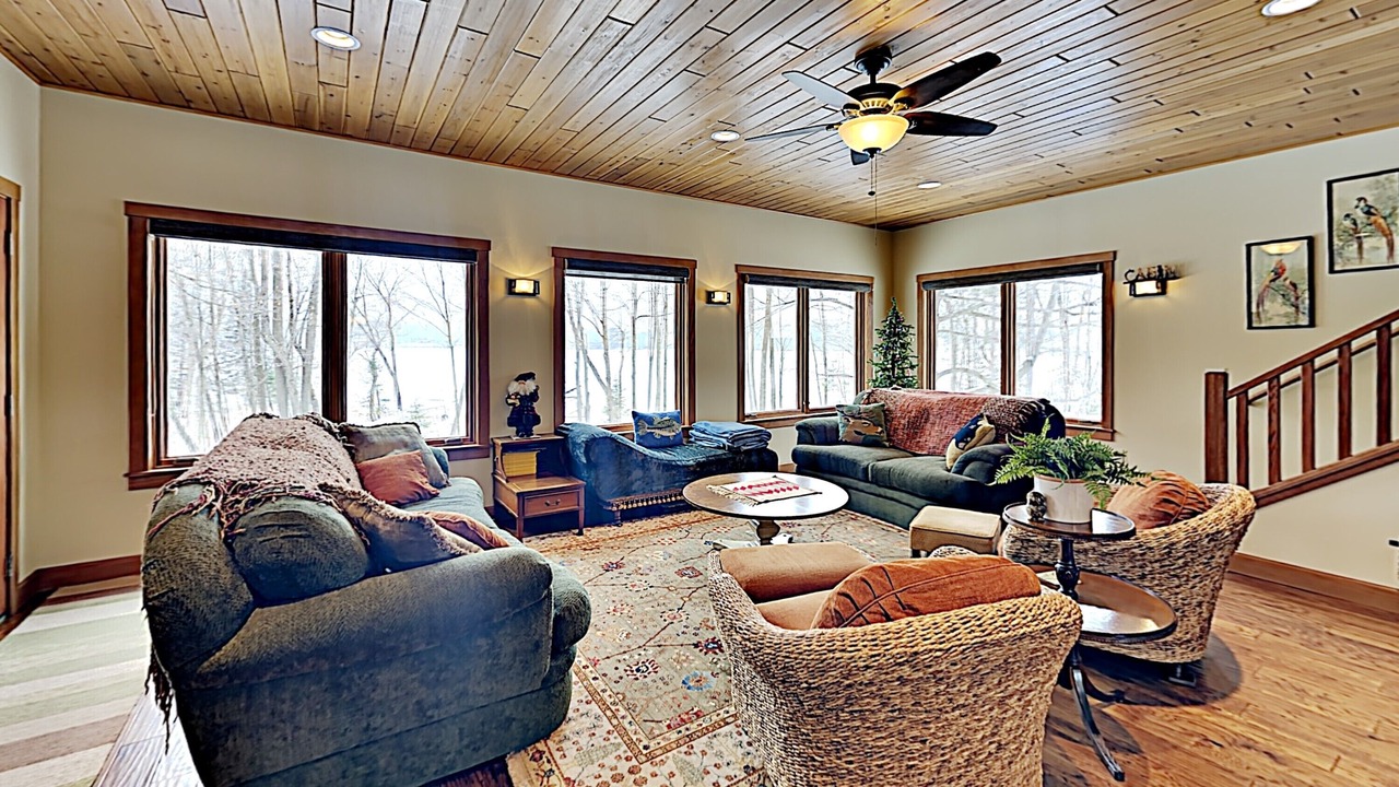 Photo of Livingroom in New Auburn