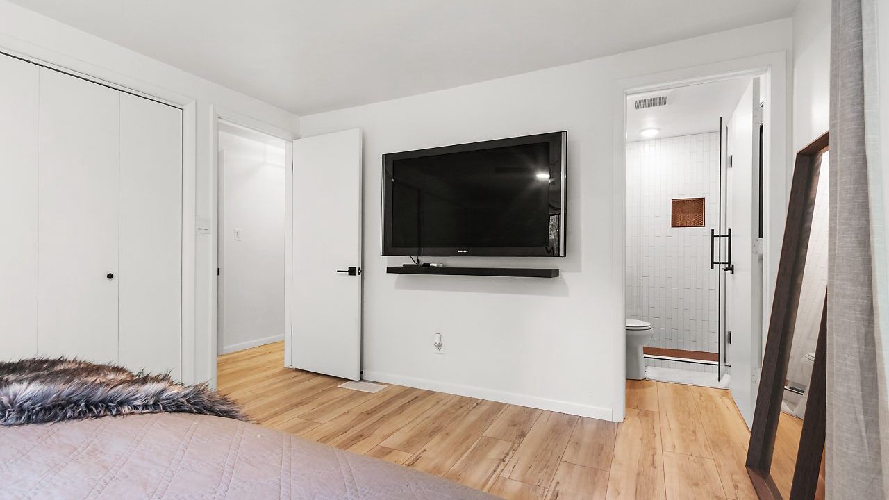 Photo of Bedroom in Ashwaubenon