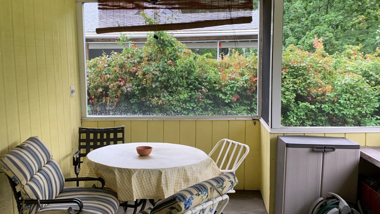 Photo of Outdoor in Maple Hill