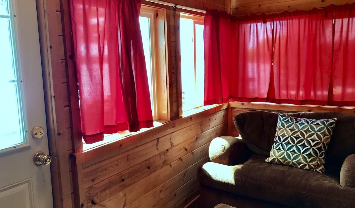 Photo of Livingroom in Chief Lake