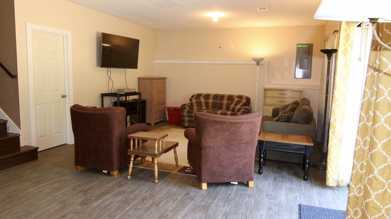 Photo of Livingroom in Montague