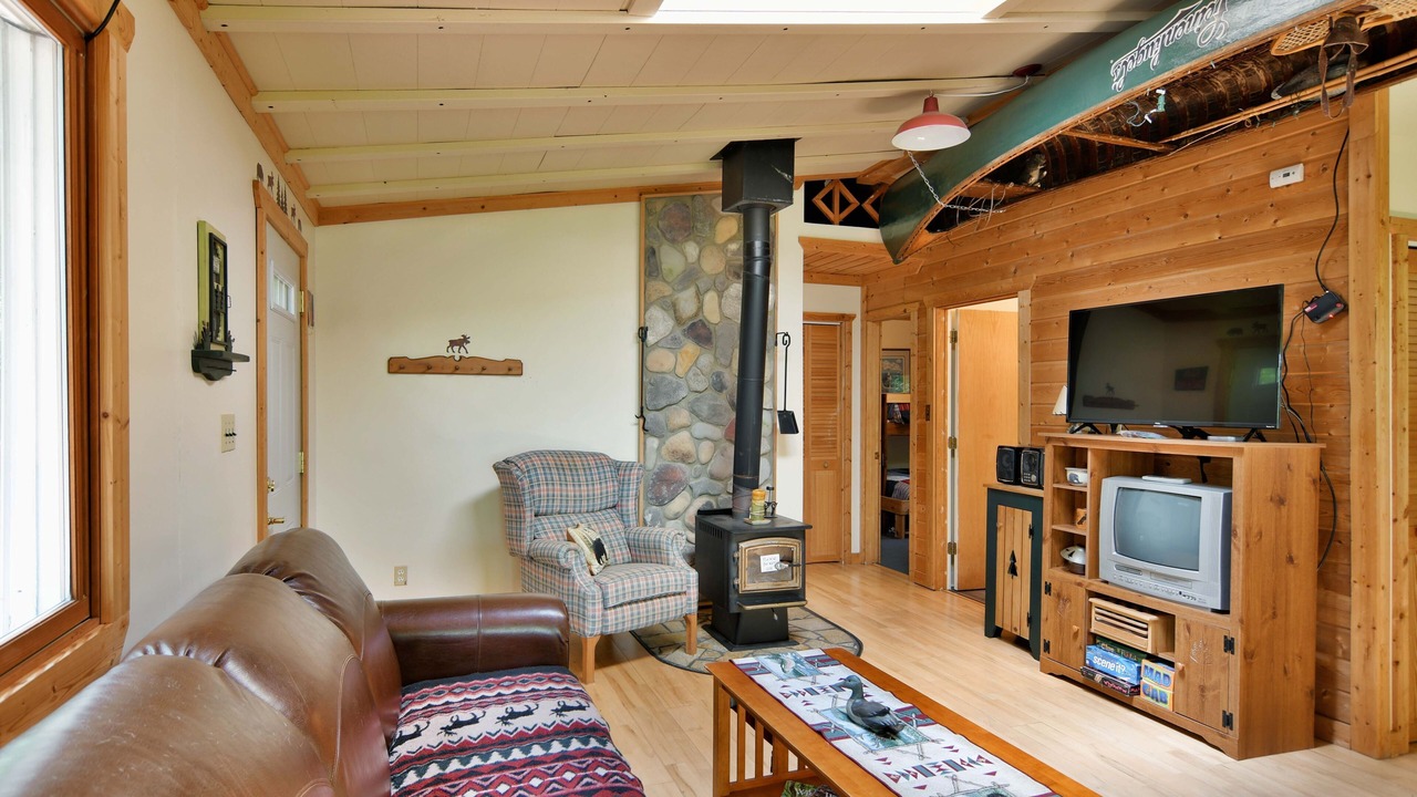 Photo of Livingroom in Stone Lake
