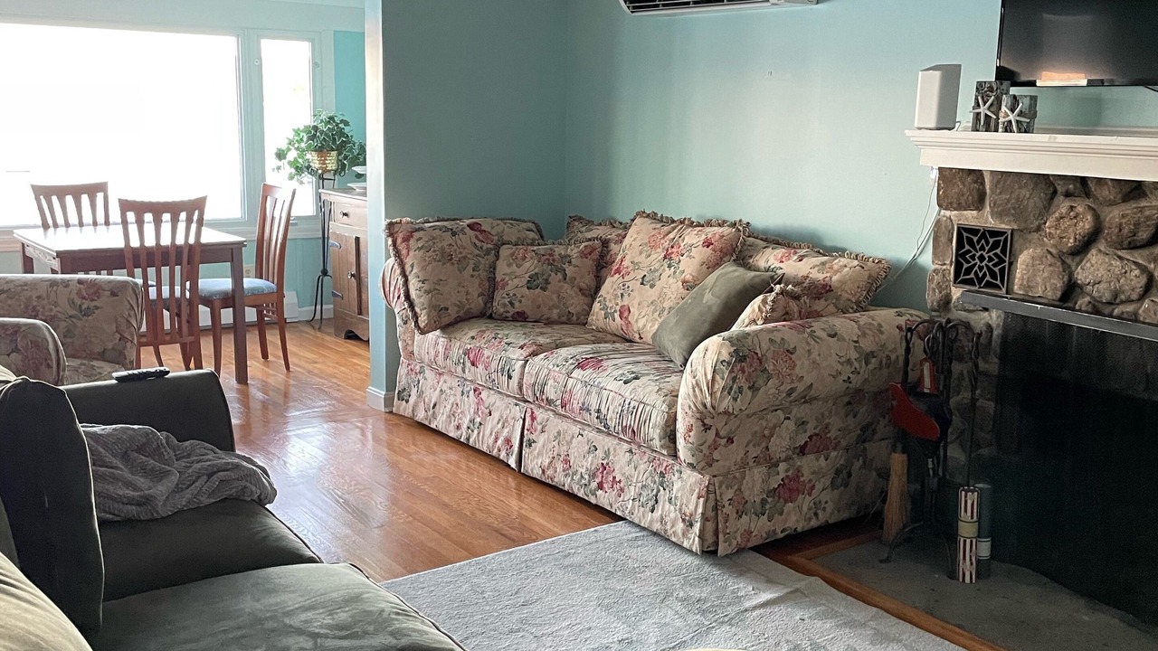 Photo of Livingroom in Niantic