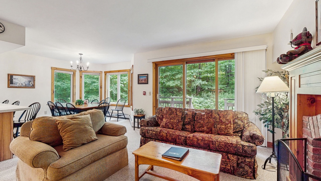 Photo of Livingroom in North Troy