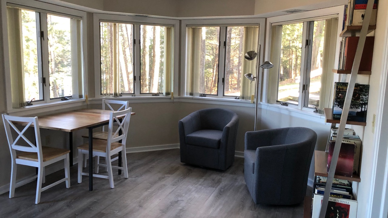 Photo of Bedroom in Lee