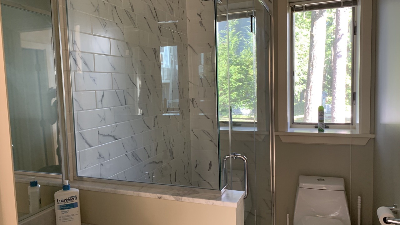 Photo of Bathroom in Lee