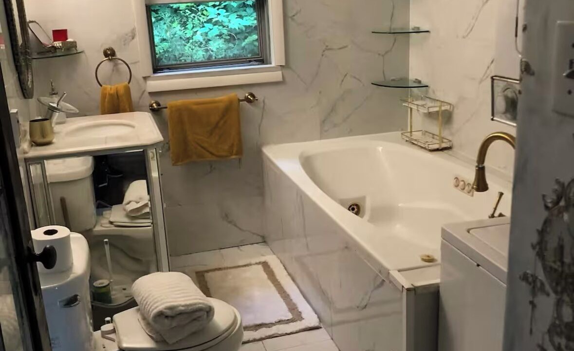 Photo of Bathroom in Derrick City