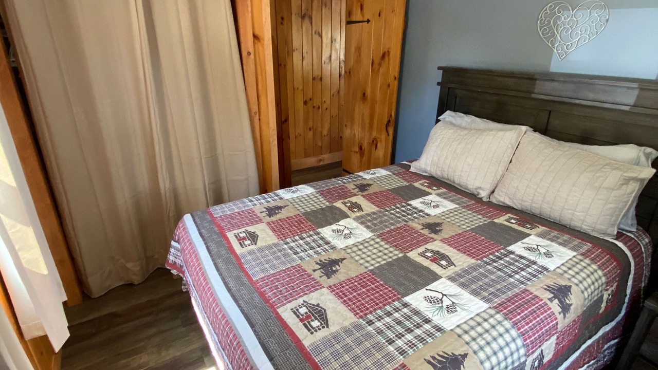 Photo of Bedroom in Hadley