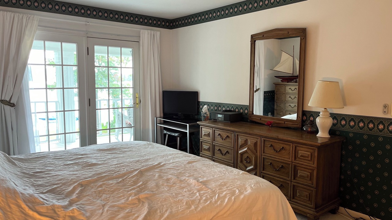 Photo of Bedroom in Battle Creek