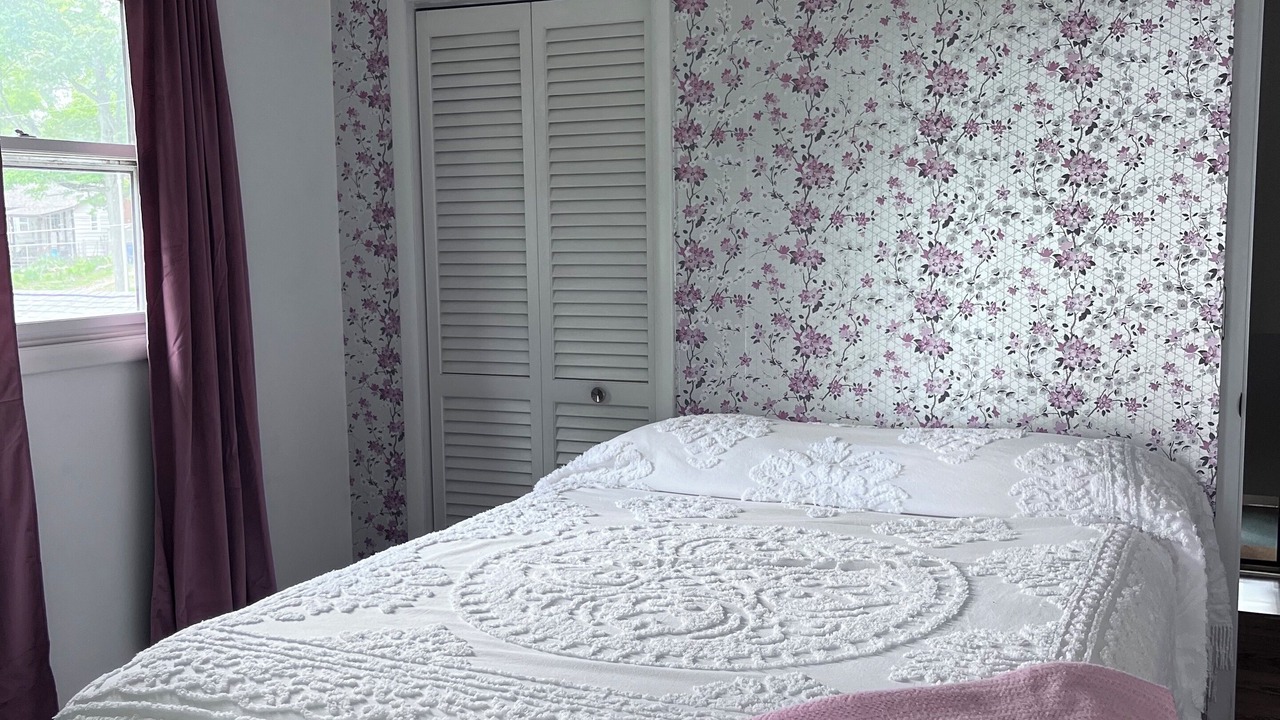 Photo of Bedroom in Battle Creek