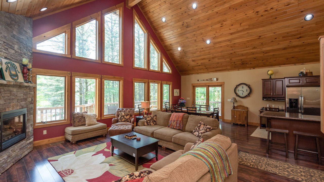 Photo of Livingroom in North Glade Hills