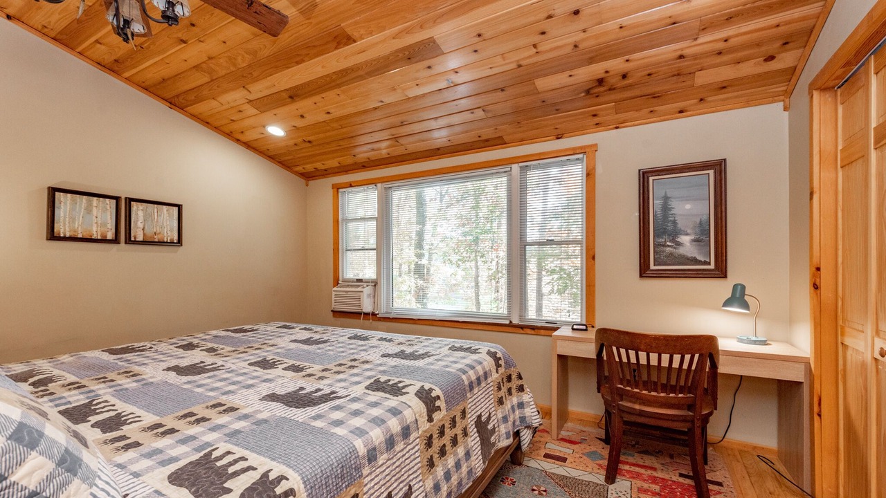 Photo of Bedroom in North Glade Hills