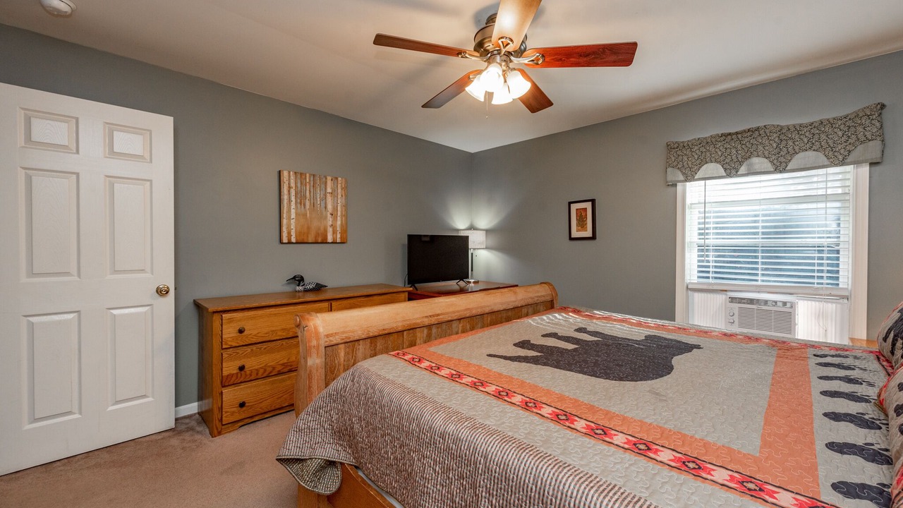 Photo of Bedroom in North Glade Hills