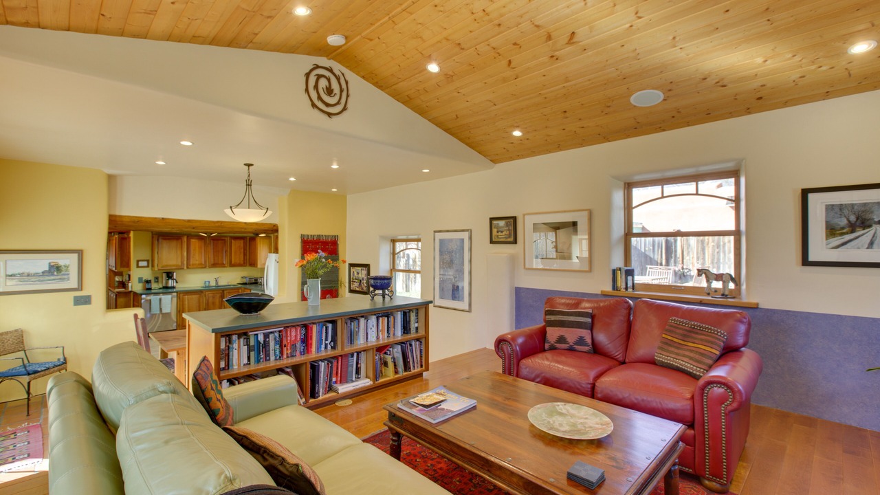 Photo of Livingroom in Taos