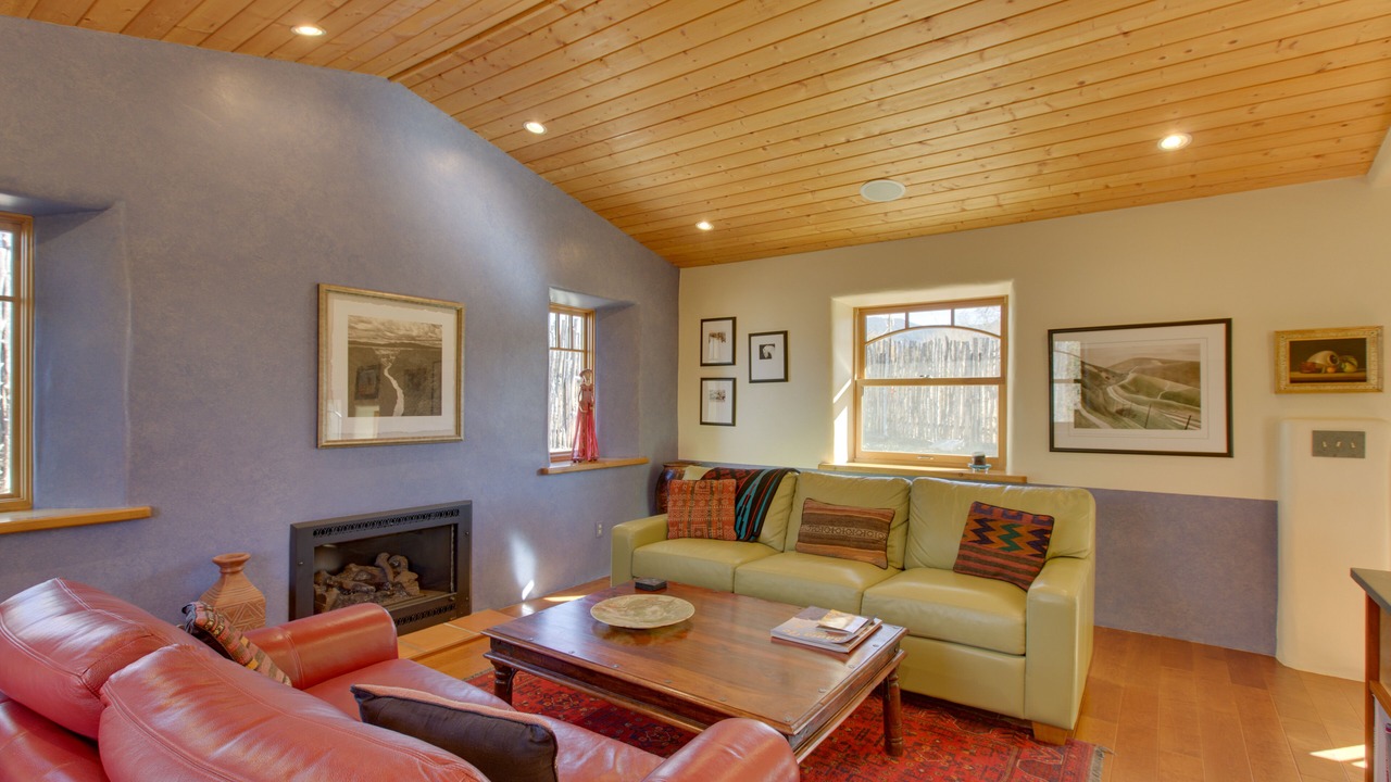 Photo of Livingroom in Taos