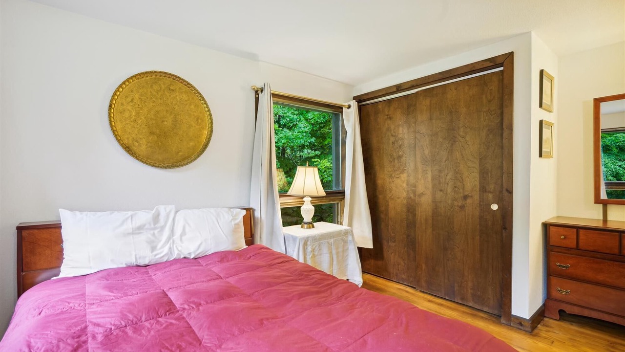 Photo of Bedroom in Pittsfield