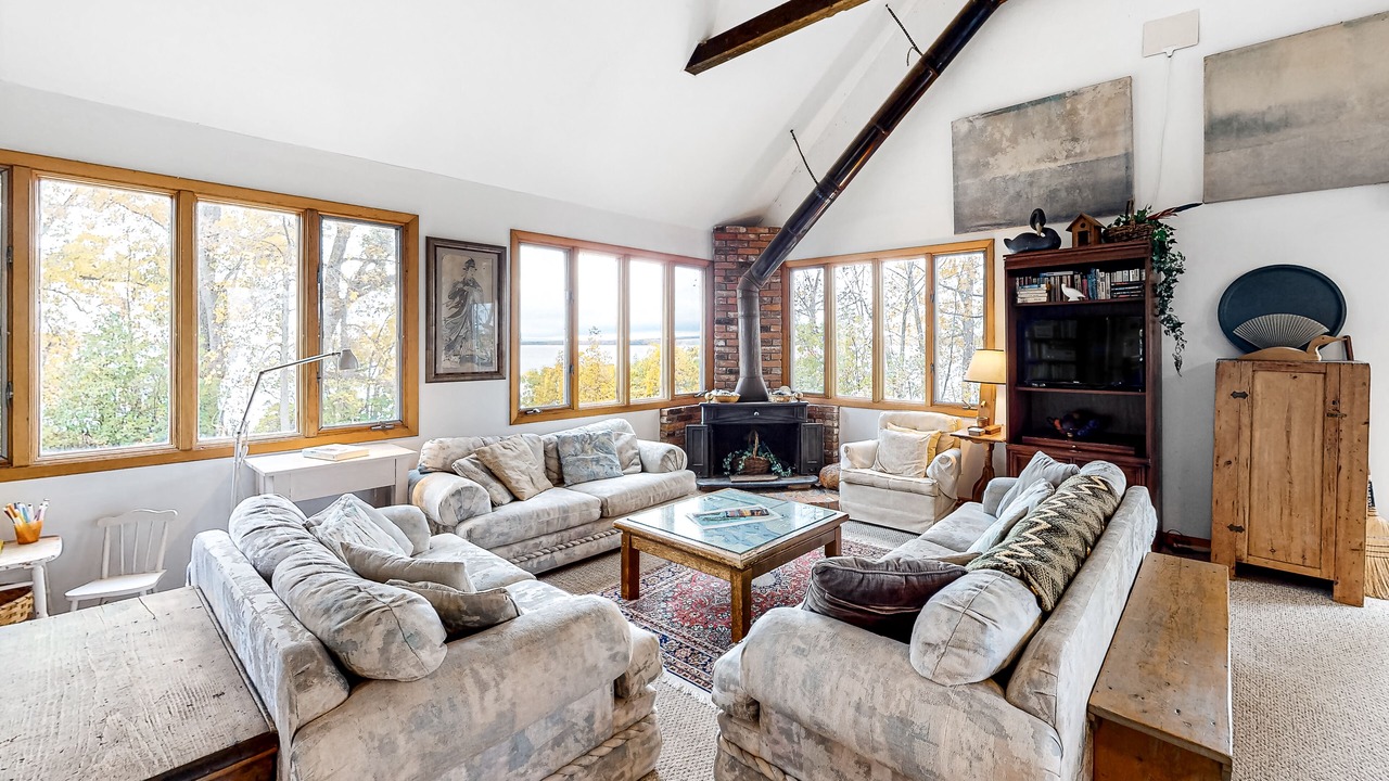 Photo of Livingroom in Isle La Motte
