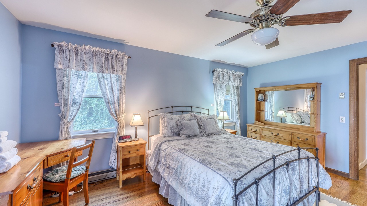 Photo of Bedroom in North Hero